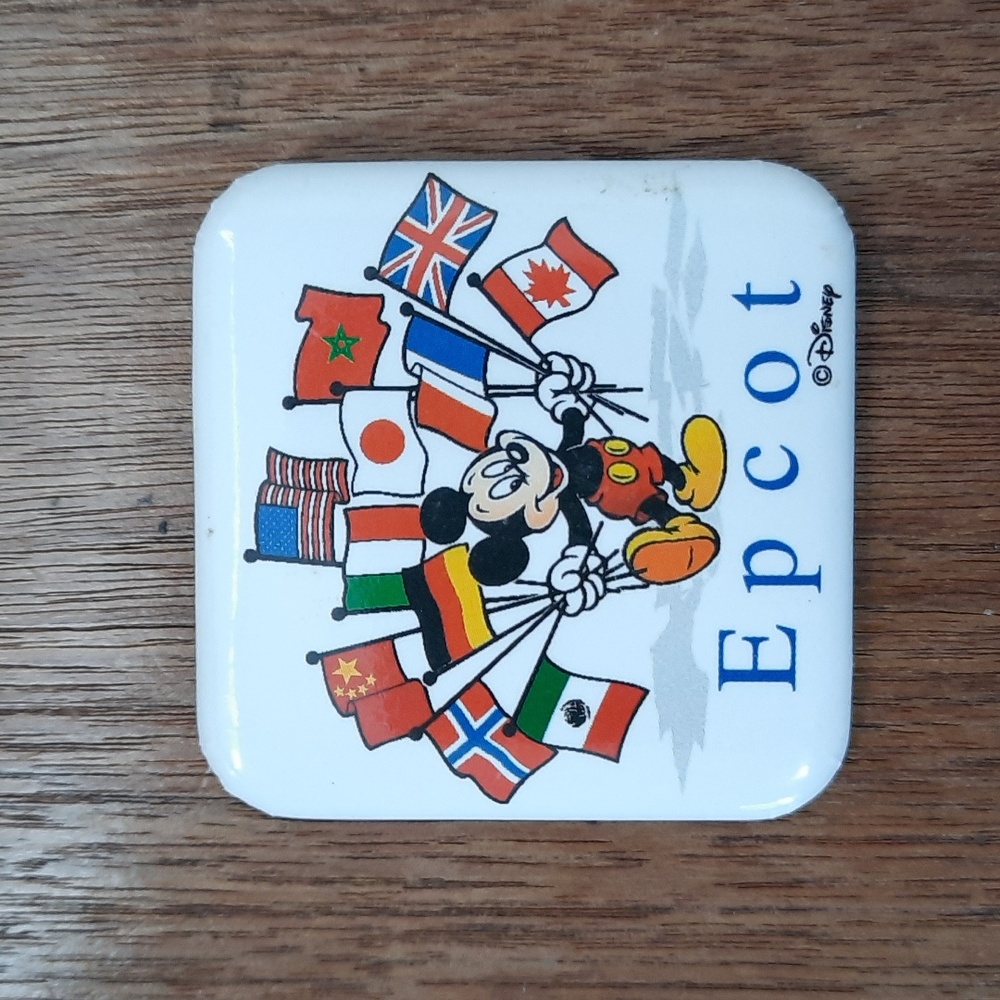 Donald Duck Pin + Bonus Pin - Picture 4 of 5